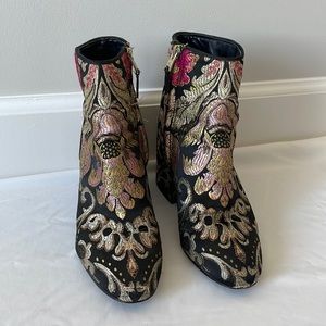 Sam Edelman black & floral booties